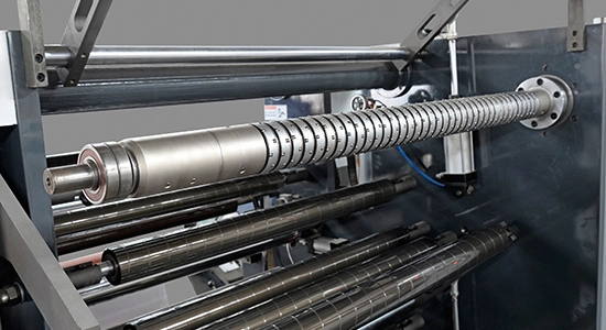 Jumbo rulo dilme makinesi