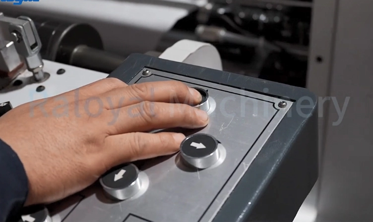 Yapışkan etiket için yüksek hızlı dilme sarma makinesi